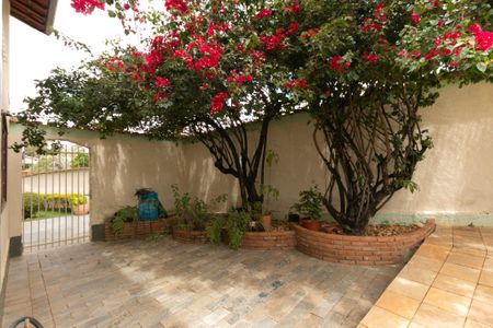 Casa de condomínio à venda com 625m², 5 quartos e 4 vagas Casa de condomínio à venda com 625m², 5 quartos e 4 vagasÁrea Externa