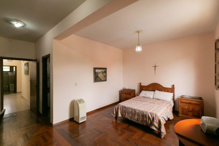 Casa de condomínio à venda com 625m², 5 quartos e 4 vagas Casa de condomínio à venda com 625m², 5 quartos e 4 vagasSuite 1