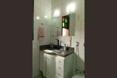 Casa de condomínio à venda com 625m², 5 quartos e 4 vagas Casa de condomínio à venda com 625m², 5 quartos e 4 vagasBanheiro Suite 2