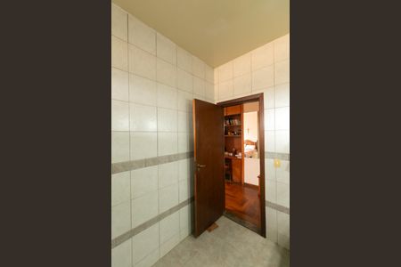 Casa de condomínio à venda com 625m², 5 quartos e 4 vagas Casa de condomínio à venda com 625m², 5 quartos e 4 vagasBanheiro Suite 1