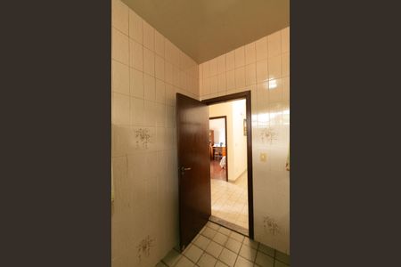 Casa de condomínio à venda com 625m², 5 quartos e 4 vagas Casa de condomínio à venda com 625m², 5 quartos e 4 vagasBanheiro Social