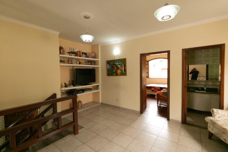 Casa de condomínio à venda com 625m², 5 quartos e 4 vagas Casa de condomínio à venda com 625m², 5 quartos e 4 vagasSala de Estar