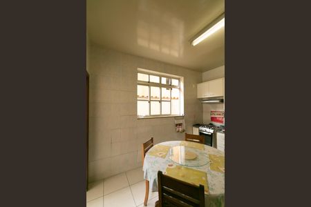 Casa de condomínio à venda com 625m², 5 quartos e 4 vagas Casa de condomínio à venda com 625m², 5 quartos e 4 vagasCozinha