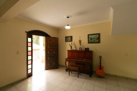 Casa de condomínio à venda com 625m², 5 quartos e 4 vagas Casa de condomínio à venda com 625m², 5 quartos e 4 vagasSala de Jantar