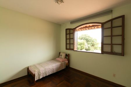 Casa de condomínio à venda com 625m², 5 quartos e 4 vagas Casa de condomínio à venda com 625m², 5 quartos e 4 vagasQuarto 1