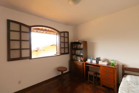 Casa de condomínio à venda com 625m², 5 quartos e 4 vagas Casa de condomínio à venda com 625m², 5 quartos e 4 vagasQuarto 2