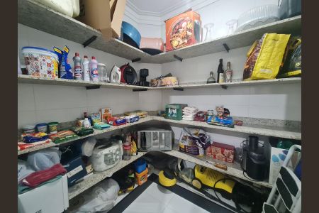 Casa à venda com 585m², 4 quartos e 4 vagas Casa à venda com 585m², 4 quartos e 4 vagasÁrea de Serviço Despensa