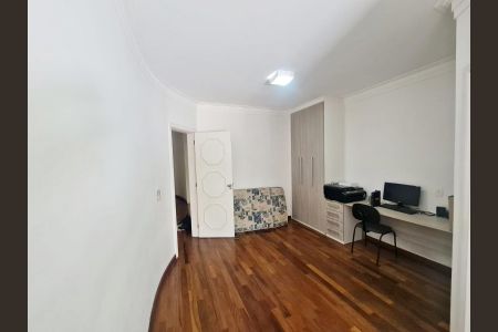 Casa à venda com 585m², 4 quartos e 4 vagas Casa à venda com 585m², 4 quartos e 4 vagasSuíte 2