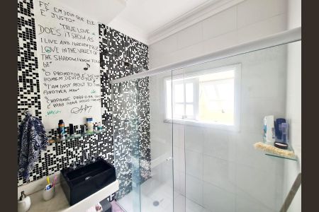 Casa à venda com 585m², 4 quartos e 4 vagas Casa à venda com 585m², 4 quartos e 4 vagasBanheiro da Suíte 3