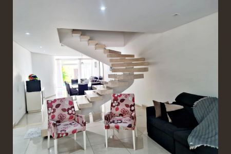 Casa à venda com 585m², 4 quartos e 4 vagas Casa à venda com 585m², 4 quartos e 4 vagasSala