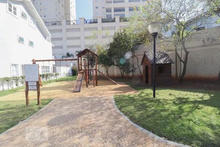 Casa à venda com 585m², 4 quartos e 4 vagas Casa à venda com 585m², 4 quartos e 4 vagasÁrea comum - Playground