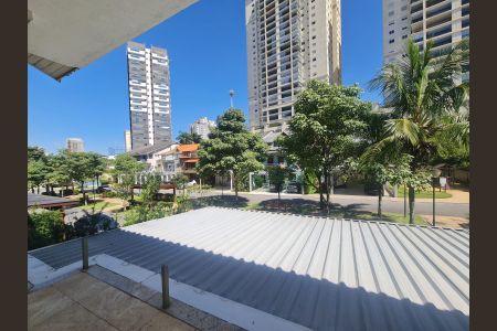 Casa à venda com 585m², 4 quartos e 4 vagas Casa à venda com 585m², 4 quartos e 4 vagasVista da Suíte 1 e Suíte 2