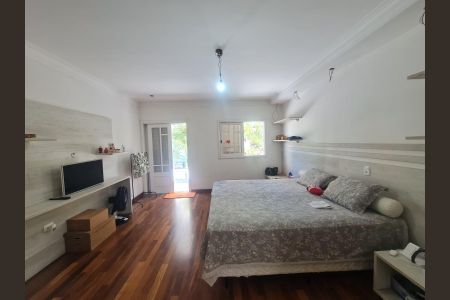 Casa à venda com 585m², 4 quartos e 4 vagas Casa à venda com 585m², 4 quartos e 4 vagasSuíte 1