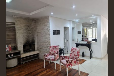 Casa à venda com 585m², 4 quartos e 4 vagas Casa à venda com 585m², 4 quartos e 4 vagasSala