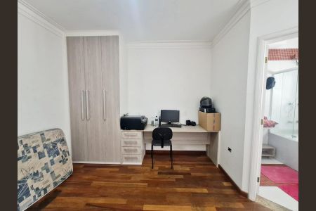 Casa à venda com 585m², 4 quartos e 4 vagas Casa à venda com 585m², 4 quartos e 4 vagasSuíte 2