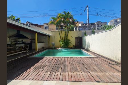Casa à venda com 585m², 4 quartos e 4 vagas Casa à venda com 585m², 4 quartos e 4 vagasChurrasqueira e Piscina