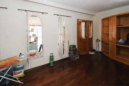 Casa à venda com 97m², 3 quartos e 2 vagas Casa à venda com 97m², 3 quartos e 2 vagasSala