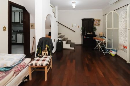 Casa à venda com 97m², 3 quartos e 2 vagas Casa à venda com 97m², 3 quartos e 2 vagasSala