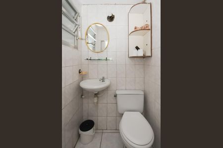 Casa à venda com 97m², 3 quartos e 2 vagas Casa à venda com 97m², 3 quartos e 2 vagasBanheiro de serviço