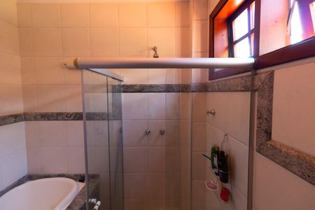 Casa de condomínio à venda com 350m², 3 quartos e 4 vagas Casa de condomínio à venda com 350m², 3 quartos e 4 vagasBANHEIRO SOCIAL