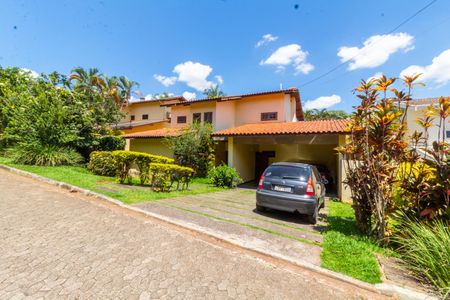 Casa de condomínio à venda com 350m², 3 quartos e 4 vagas Casa de condomínio à venda com 350m², 3 quartos e 4 vagasFACHADA