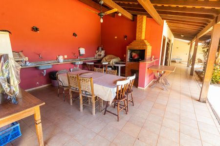 Casa de condomínio à venda com 350m², 3 quartos e 4 vagas Casa de condomínio à venda com 350m², 3 quartos e 4 vagasÁREA GOURMET