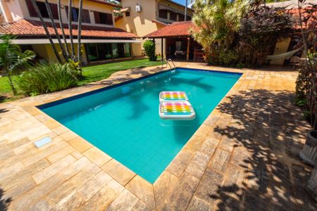 Casa de condomínio à venda com 350m², 3 quartos e 4 vagas Casa de condomínio à venda com 350m², 3 quartos e 4 vagasÁREA EXTERNA FUNDOS