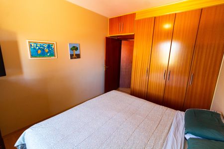 Casa de condomínio à venda com 350m², 3 quartos e 4 vagas Casa de condomínio à venda com 350m², 3 quartos e 4 vagasSUITE