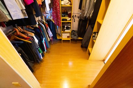 Casa de condomínio à venda com 350m², 3 quartos e 4 vagas Casa de condomínio à venda com 350m², 3 quartos e 4 vagasCLOSET da SUITE