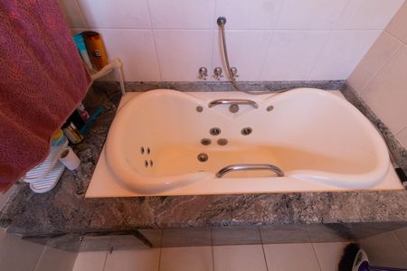 Casa de condomínio à venda com 350m², 3 quartos e 4 vagas Casa de condomínio à venda com 350m², 3 quartos e 4 vagasBANHEIRO SOCIAL