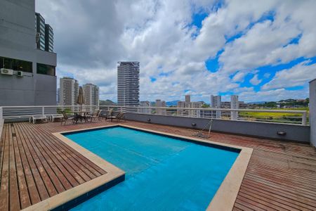 Studio à venda com 45m², 1 quarto e 1 vaga Studio à venda com 45m², 1 quarto e 1 vagaÁrea comum - Piscina