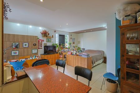 Studio à venda com 45m², 1 quarto e 1 vaga Studio à venda com 45m², 1 quarto e 1 vagaSala/Quarto