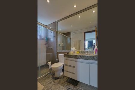 Studio à venda com 45m², 1 quarto e 1 vaga Studio à venda com 45m², 1 quarto e 1 vagaBanheiro