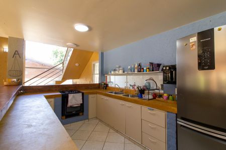 Casa à venda com 440m², 5 quartos e 4 vagas Casa à venda com 440m², 5 quartos e 4 vagasCozinha 2