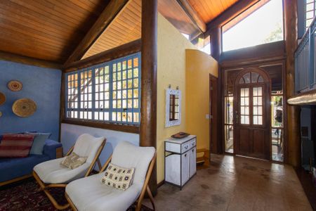 Casa à venda com 440m², 5 quartos e 4 vagas Casa à venda com 440m², 5 quartos e 4 vagasSala