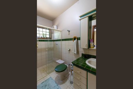 Casa à venda com 440m², 5 quartos e 4 vagas Casa à venda com 440m², 5 quartos e 4 vagasQuarto 4