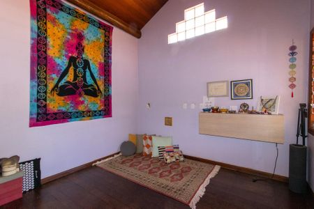 Casa à venda com 440m², 5 quartos e 4 vagas Casa à venda com 440m², 5 quartos e 4 vagasQuarto 2