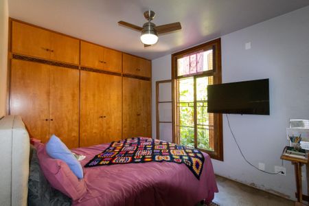 Casa à venda com 440m², 5 quartos e 4 vagas Casa à venda com 440m², 5 quartos e 4 vagasQuarto 3