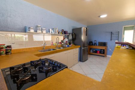 Casa à venda com 440m², 5 quartos e 4 vagas Casa à venda com 440m², 5 quartos e 4 vagasCozinha 2