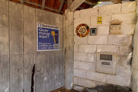 Casa à venda com 440m², 5 quartos e 4 vagas Casa à venda com 440m², 5 quartos e 4 vagasFachada + Placa