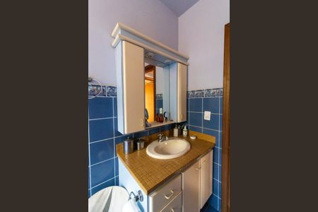 Casa à venda com 440m², 5 quartos e 4 vagas Casa à venda com 440m², 5 quartos e 4 vagasQuarto 2