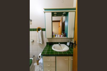 Casa à venda com 440m², 5 quartos e 4 vagas Casa à venda com 440m², 5 quartos e 4 vagasQuarto 4