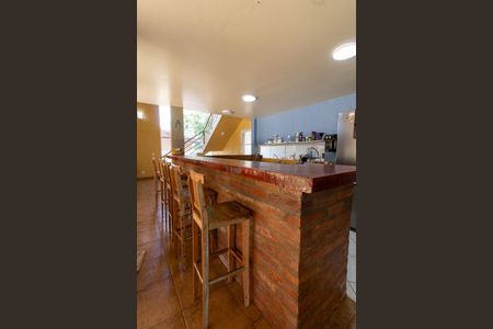 Casa à venda com 440m², 5 quartos e 4 vagas Casa à venda com 440m², 5 quartos e 4 vagasCopa