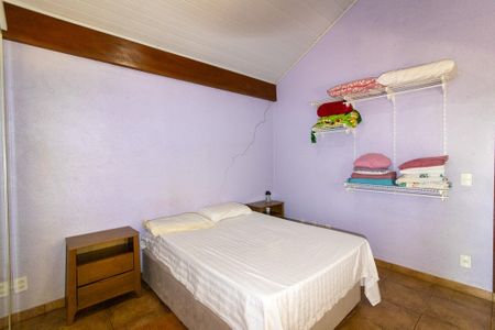 Casa à venda com 440m², 5 quartos e 4 vagas Casa à venda com 440m², 5 quartos e 4 vagasQuarto 5