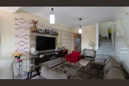 Casa à venda com 250m², 3 quartos e 2 vagas Casa à venda com 250m², 3 quartos e 2 vagasSala