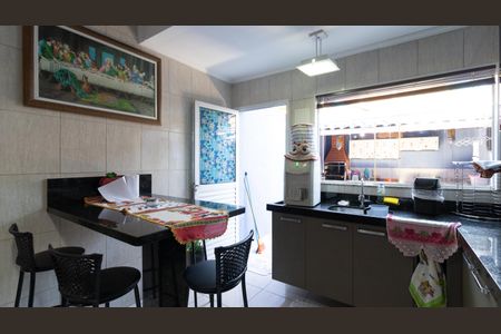 Casa à venda com 250m², 3 quartos e 2 vagas Casa à venda com 250m², 3 quartos e 2 vagasCozinha