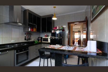 Casa à venda com 250m², 3 quartos e 2 vagas Casa à venda com 250m², 3 quartos e 2 vagasCozinha