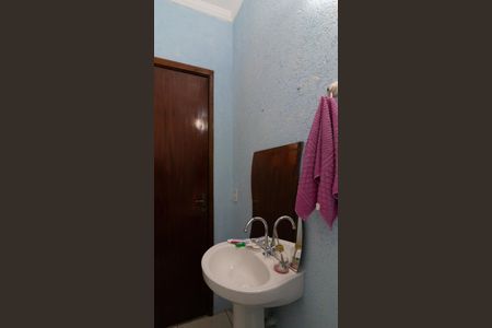 Casa à venda com 250m², 3 quartos e 2 vagas Casa à venda com 250m², 3 quartos e 2 vagasLavabo