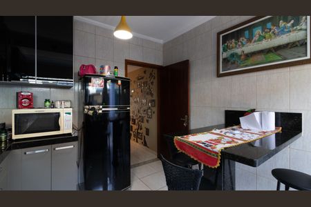 Casa à venda com 250m², 3 quartos e 2 vagas Casa à venda com 250m², 3 quartos e 2 vagasCozinha