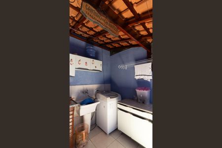 Casa à venda com 250m², 3 quartos e 2 vagas Casa à venda com 250m², 3 quartos e 2 vagasÁrea de Serviço